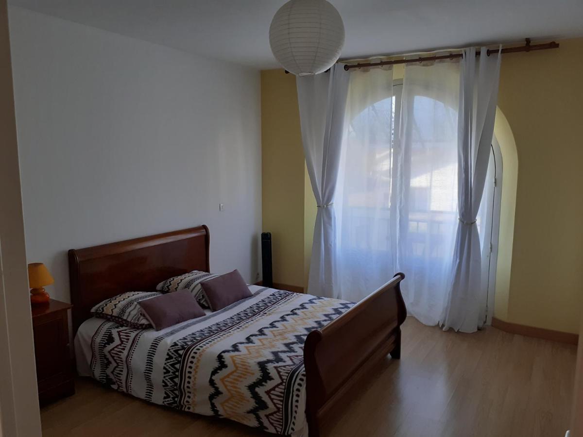 Appartement Spacieux Et Lumineux Oloron-Sainte-Marie Ngoại thất bức ảnh